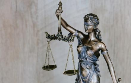 Quelle différence entre un délit, un crime et une  contravention en droit belge ?